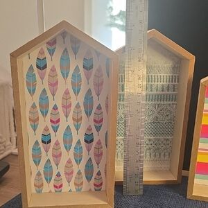 Colorful Feather Patterned Wall Decor